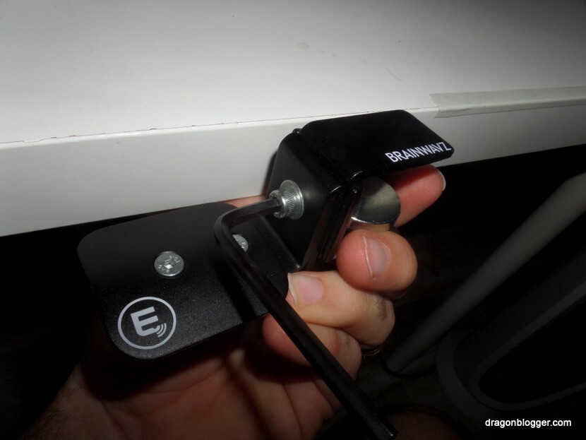 Brainwavz Hengja Headphone Hanger Review - Dragon Blogger Technology