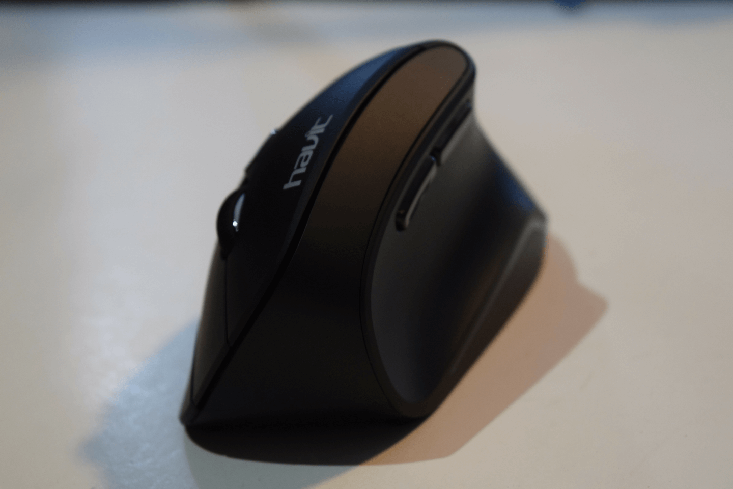 HAVIT Wireless Optical Vertical Mouse Review - Dragon Blogger